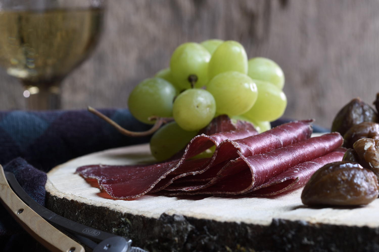 Raclette automnale aux châtaignes et à la viande séchée